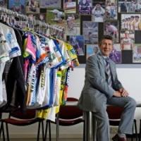 news_images/1325628253Mr_Santini_jerseys.jpg